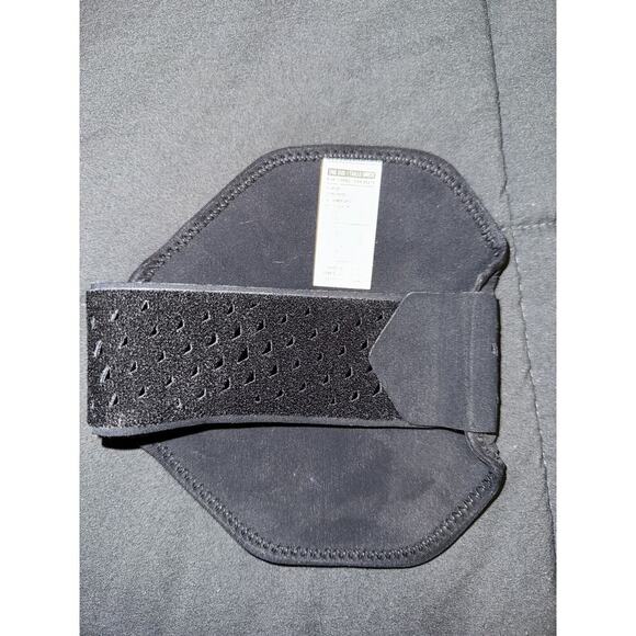 Unisex Nike Lean Running Arm Band, NRN65082 O/S Black Fits Most Smart Phones - Picture 2 of 2